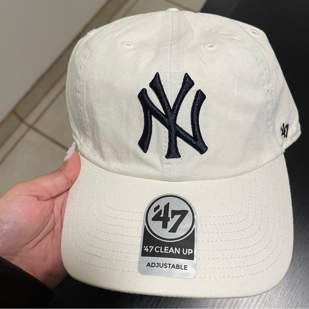 White Yankees Hat